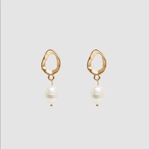 Farrow Jewelry Genia Drop Earrings (gold/pearl)